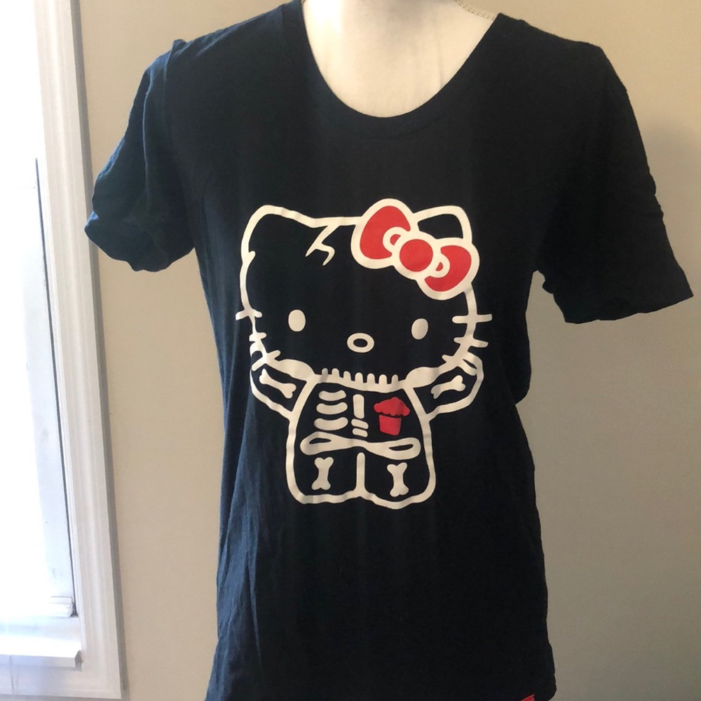 Rare Johnny Cupcakes tee